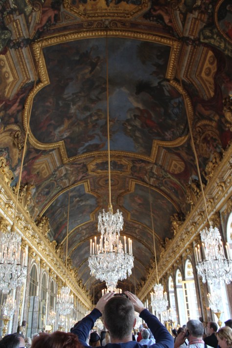 Versailles Hall of Mirrors -- photobombed